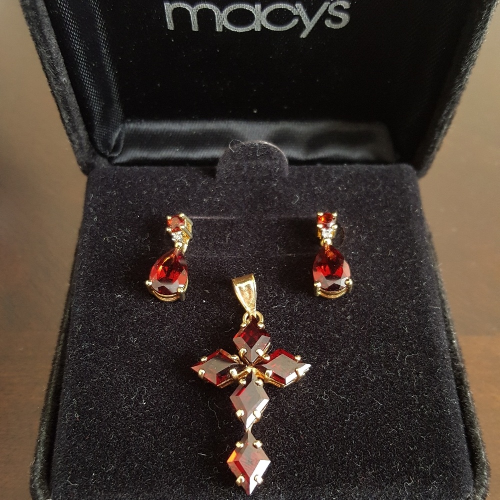 14K Garnet and Gold Earrings/Cross
